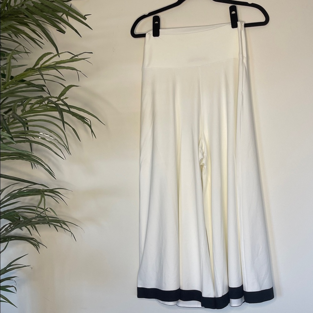OZAI N KŪ | Grecian Cream & Black Palazzo Pants | Size S